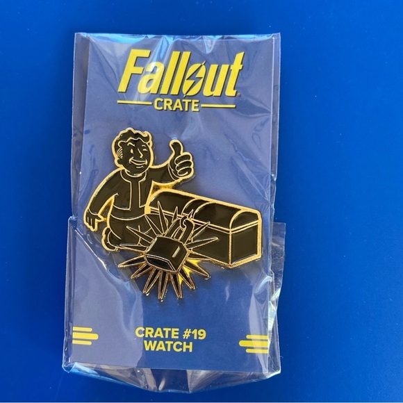 Fallout pin Crate #19 and shirt XL - Picture 6 of 7
